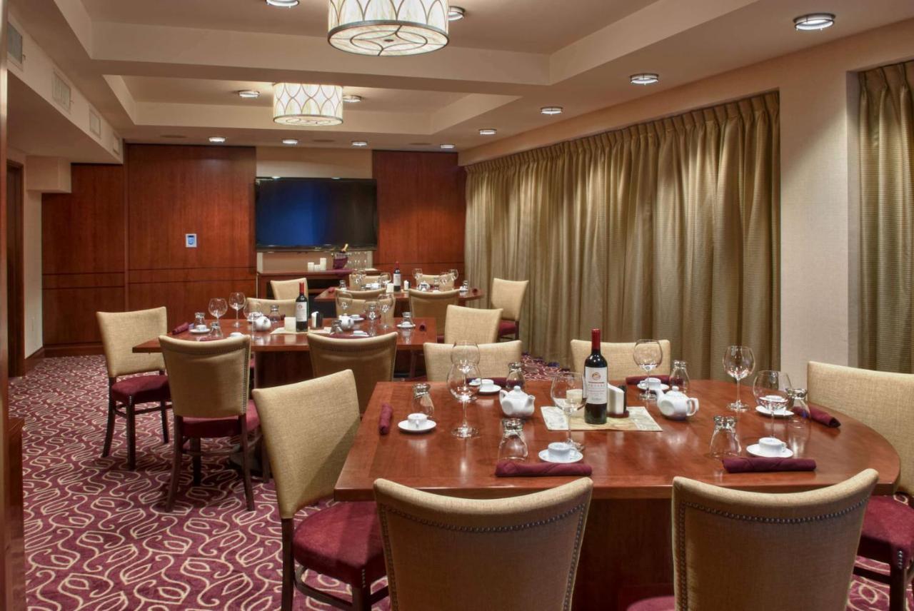 Viana Hotel And Spa, Trademark Collection By Wyndham Westbury Exteriör bild