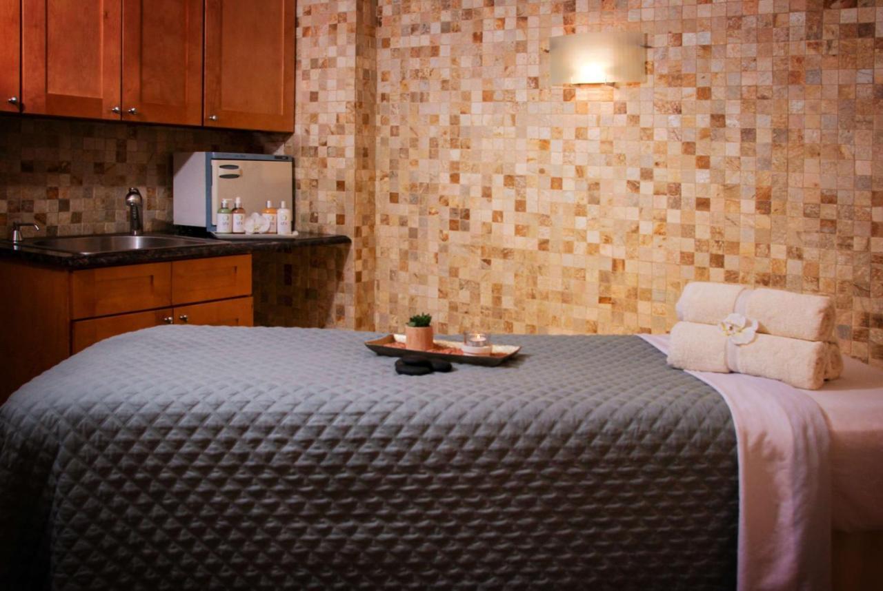 Viana Hotel And Spa, Trademark Collection By Wyndham Westbury Exteriör bild