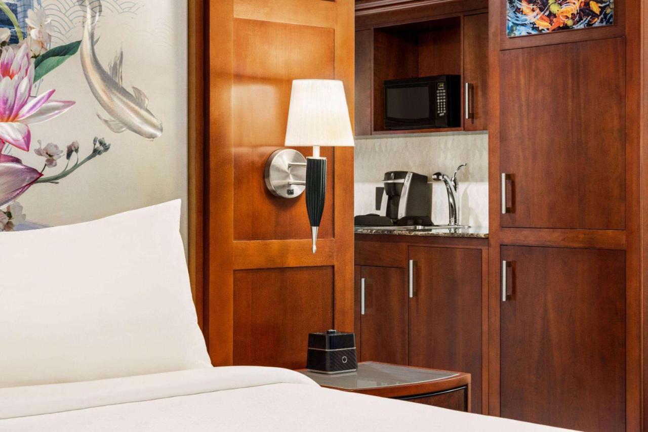 Viana Hotel And Spa, Trademark Collection By Wyndham Westbury Exteriör bild