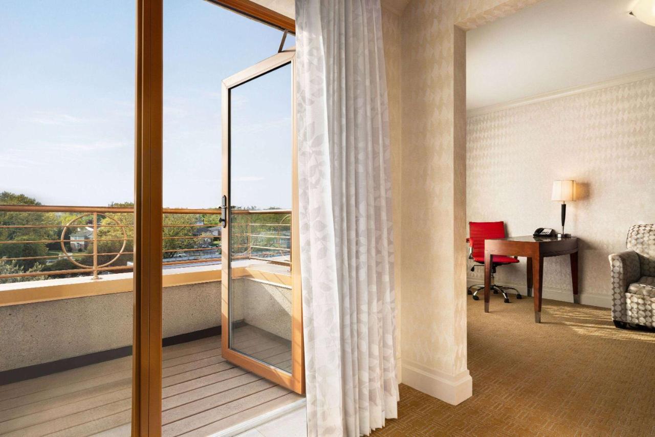 Viana Hotel And Spa, Trademark Collection By Wyndham Westbury Exteriör bild