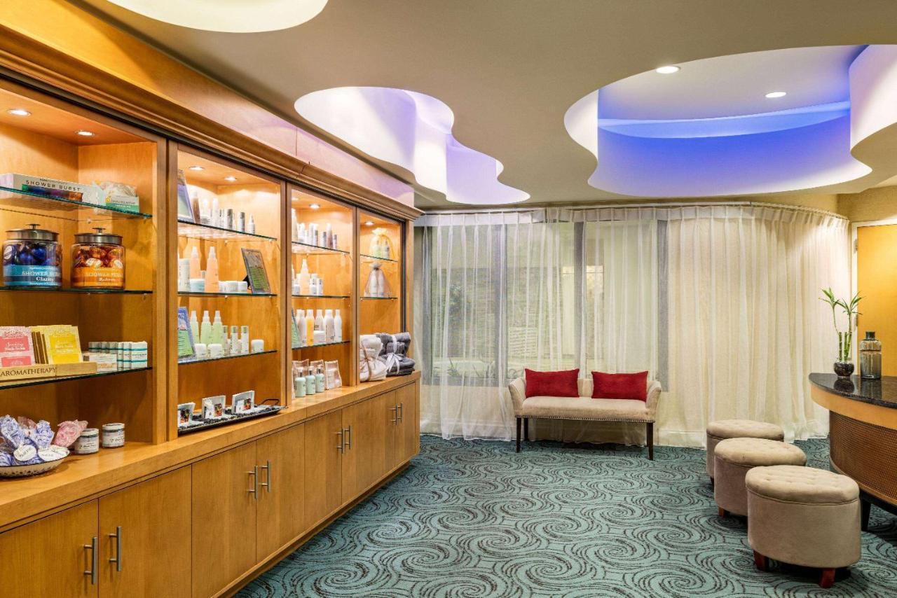 Viana Hotel And Spa, Trademark Collection By Wyndham Westbury Exteriör bild