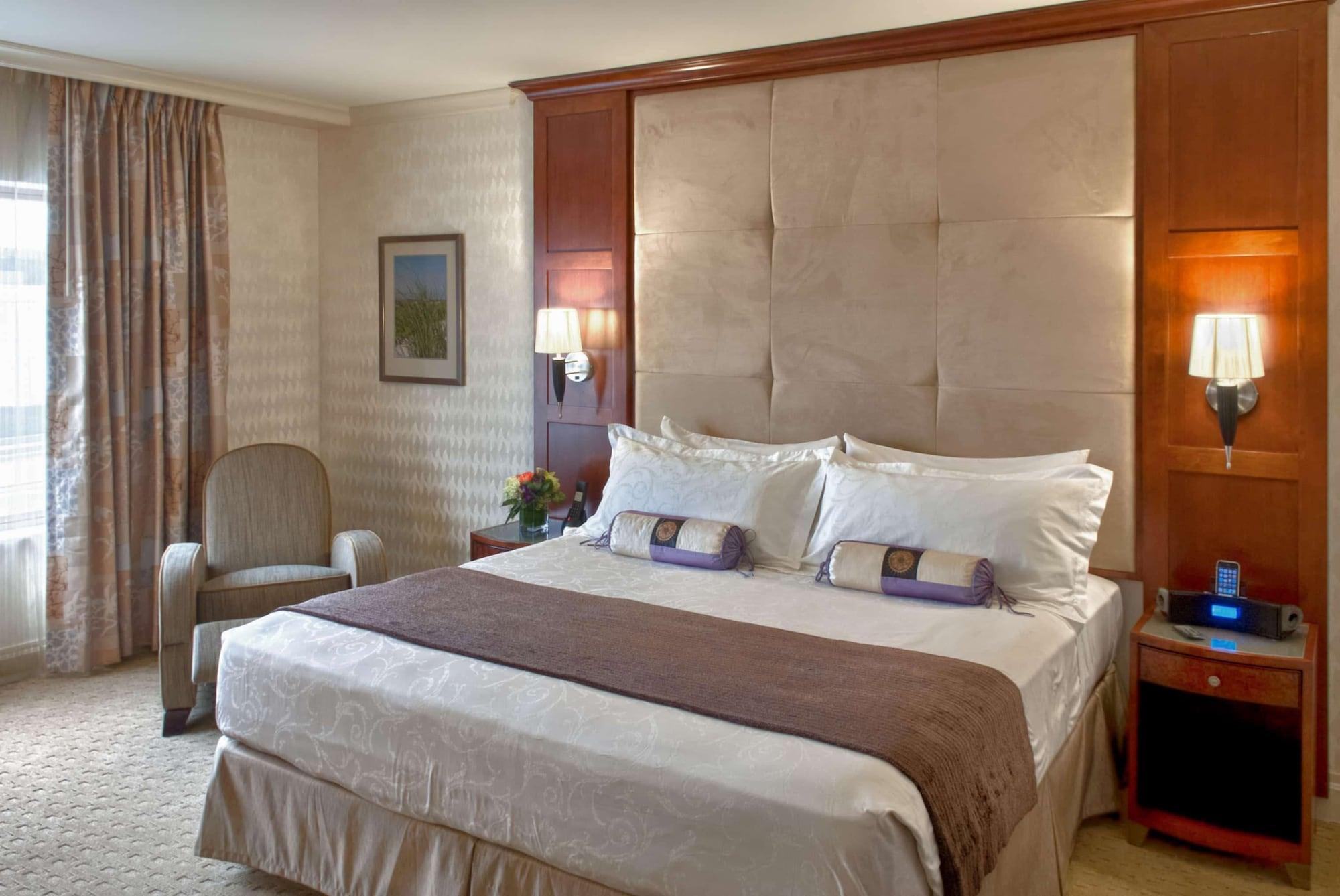 Viana Hotel And Spa, Trademark Collection By Wyndham Westbury Exteriör bild